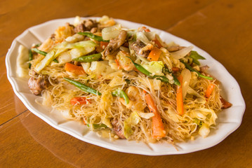 Rice Noodles with Chicken, Shrimp and Vegetables 