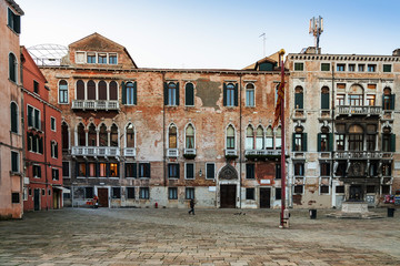 Fototapeta na wymiar VENICE, ITALY - December 21, 2017 : street view of old buildings in Venice, ITALY