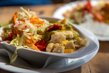 Fischpfanne appetitlich angerichet und frisch zubereitet