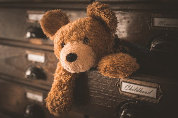 Teddy in alter Schublade