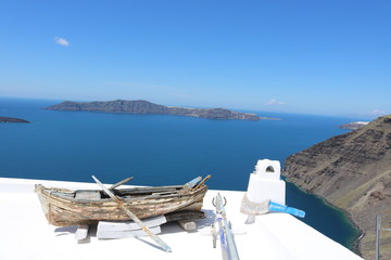 Fototapeta na wymiar Santorini ship old