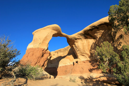 Metate Arch at Devil's Garden, Grand Staircase-Escalante National Monument, Utah, United States, USA