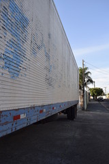 Perspectiva de container de caminhão azul