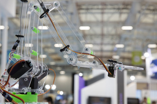 prototip robotik kol ,teknoloji