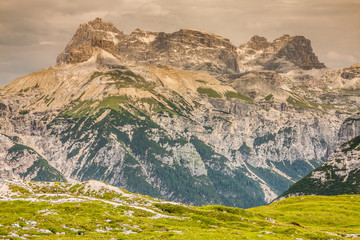 Naklejka premium View to Punta Grohmann, Cinquue Dita, Sasso Lungo, Piz Ciavaces from Sass Pordoi, Dolomiten, Italia, Europe