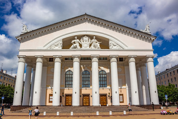 Fototapeta na wymiar KALUGA, RUSSIA - AUGUST 2017: Teatralnaya Square and the Kaluga Drama Theater 