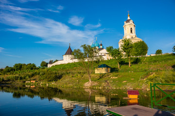 Fototapeta na wymiar Orthodox Vysotsky monastery in Serpukhov, Russia 