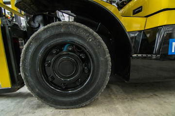 Wheel hub the forklift