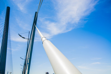 Obraz premium Cześć chłopaki, idźcie na podniebny most z pomostami