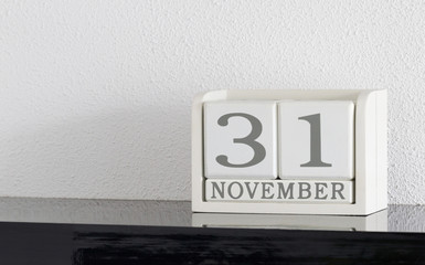 White block calendar present date 31 and month November