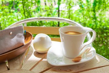 テラスでコーヒーブレイク　コーヒー