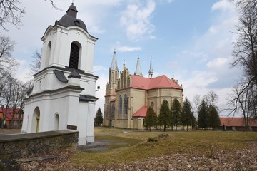 Krynki dzwonnica i kościół