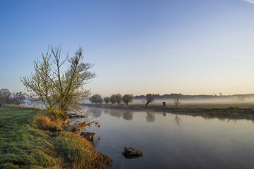 Poranek nad Bzurą