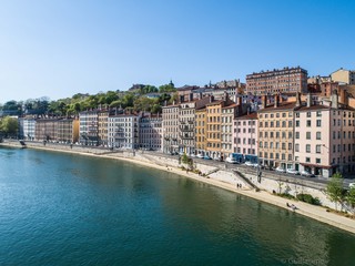 Ville de Lyon en bord de saône