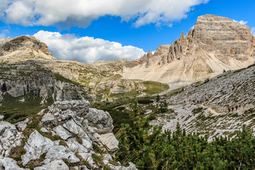 Landschaft um die Drei Zinnen in den Sextner Dolomiten, Südtirol Italien_004