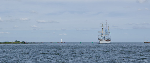 Obraz premium SAILING VESSEL AT SEA - Norwegian barque on the marine regatta 