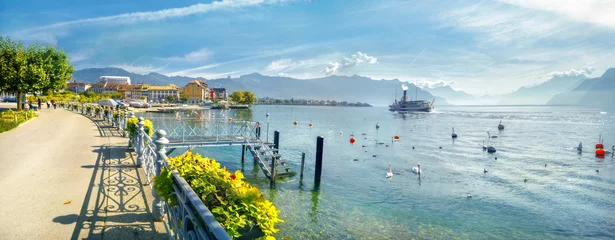 Foto op Plexiglas Promenade and view of Geneva Lake in Vevey town. Vaud canton, Switzerland © Valery Bareta