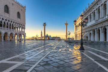 Fototapeta na wymiar Venice sunrise, San Marco square and famous Doge palace in in Venice, Italy.