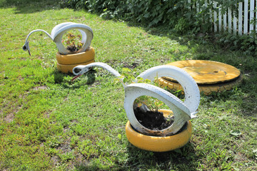 Garden decor from old car tires © Stanislaw Mikulski