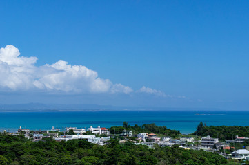 Fototapeta na wymiar 沖縄の勝連城跡からの眺望