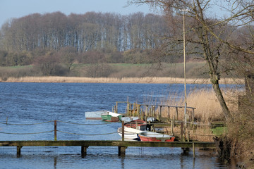Fototapeta na wymiar Romantischer See mit Ruderbooten