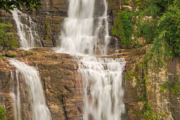 Fototapeta na wymiar Ramboda falls in Nuwara Eliya, Sri Lanka