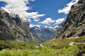 Fototapeta na wymiar Landscape along Milford Sound Highway, Fiordland National Park, New Zealand