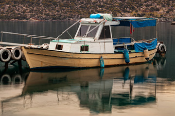 Obraz premium Boat in small fishers village