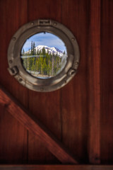 North America, United States, Oregon, Eastern Oregon, Cascade Lakes Highway, Cascade Mountains, Deschutes National Forest, South Sister Mtn. Elk Lake. Port Hole view.