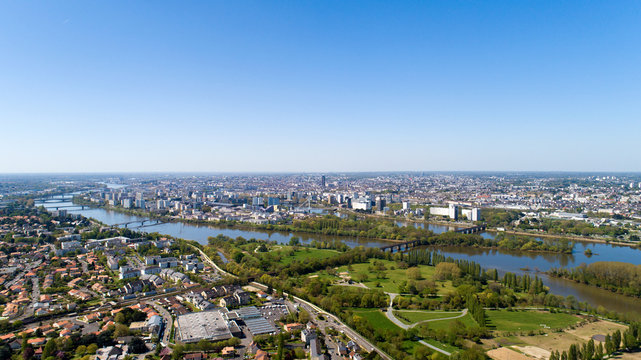 Vue a&eacute;rienne de la ville de Nantes, en Loire Atlantique