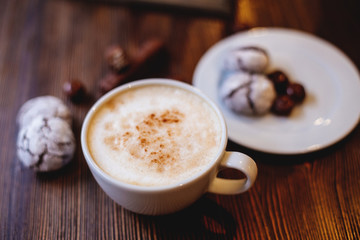 Cappuccino and chocolate cookies.