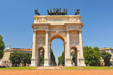 Fototapeta na wymiar View of the Arch of Peace, Milan, Italy.