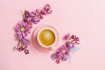 Fototapeta na wymiar coffee in pink pastel table top view