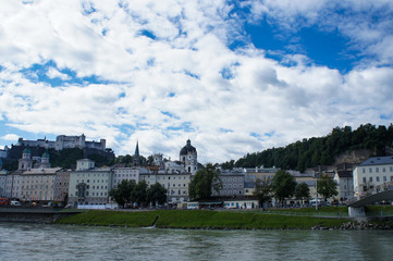オーストリアのライン川の街並み