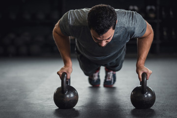 Kettle bell push up