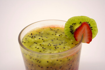 smoothie with kiwi and strawberries