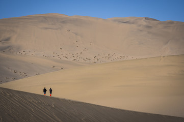 Fototapeta na wymiar Singing Sand，Dunhuang