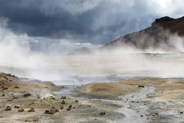 Islande.La zone d& 39 activité géothermique près du lac Myvatn