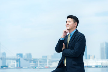 30代　男性　ビジネスイメージ