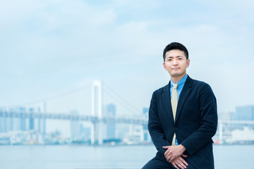 30代　男性　ビジネスイメージ