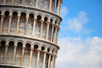 Leaning tower Pisa closeup