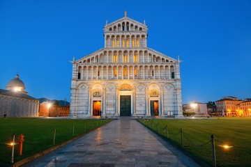 Fototapeta premium Cathedral at Piazza dei Miracoli