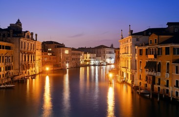 Fototapeta premium Venice canal night