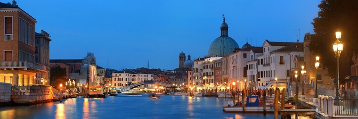 Fototapeta na wymiar Venice canal night panorama