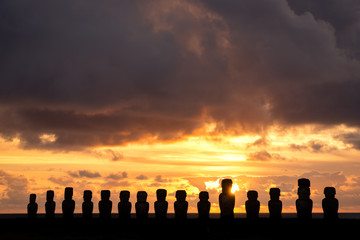 Moai on ahu