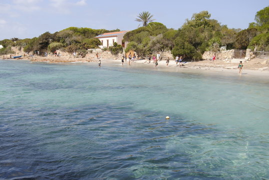 de Cerde, Sardignia, Italia, agua turquesa