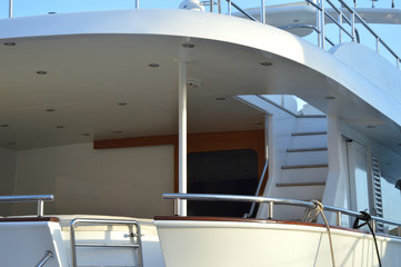 Кормовая часть яхты