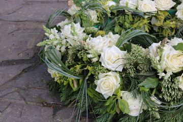 Blumenkranz zur Beerdigung