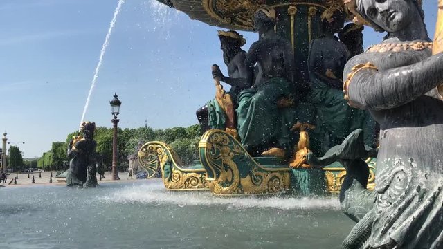 Fontaine des Mers de la Place de la Concorde &agrave; Paris