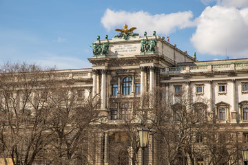 Naklejka premium Sehenswürdigkeiten und Altstadt von Wien: Neue Burg, Burggarten, Hofburg, Österreichische Nationalbibliothek